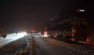 Ilgaz Dağı’nda Kar Yağışı Trafiği Kilitledi