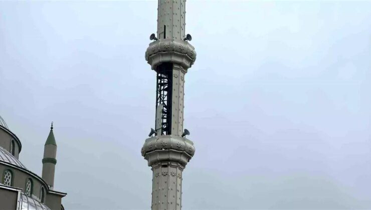 İstanbul’da Aşırı Rüzgar Cami Minaresinin Kompozitlerini Uçurdu