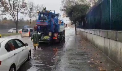 İstanbul’da Fırtına ve Sağanak Yağmur Hayatı Olumsuz Etkiledi