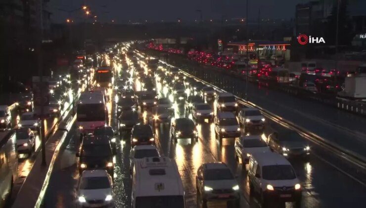 İstanbul’da Trafik Yoğunluğu Yüzde 90’a Ulaştı