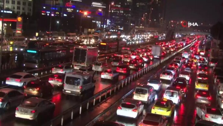 İstanbul’da Trafik Yoğunluğu Yüzde 90’a Ulaştı