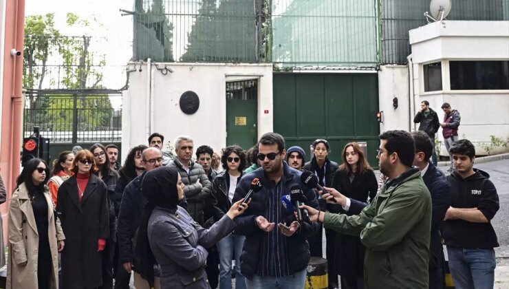 İtalya’da Eğitim Hakkı Kazanan Öğrenciler Vize Mağduriyetini Protesto Etti