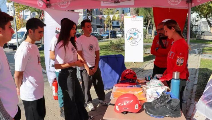 İzmir’de Gençler için Afet Farkındalığı Eğitimi Düzenlendi