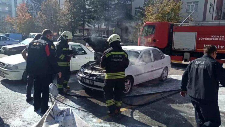 Konya’da Park Halindeki Aracın Motorunda Yangın Çıktı