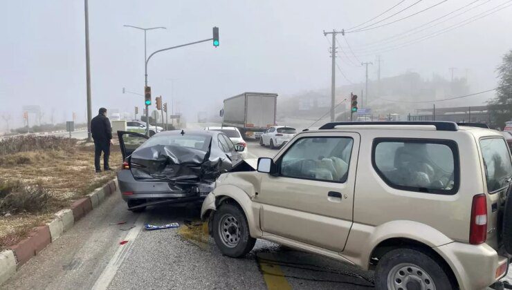 Manisa Kula’da Zincirleme Trafik Kazası: 2 Yaralı