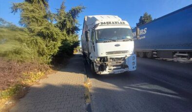 Salihli’de tırla çarpışan otomobilin sürücüsü yaralandı