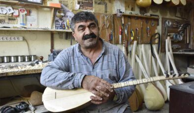 Sivaslı Bağlama Ustası, 11 Binden Fazla Saz Üretti