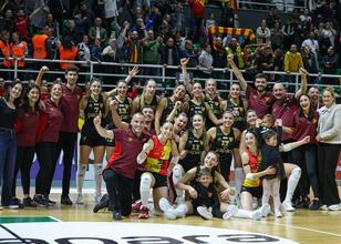 Voleybolda gözler İzmir derbisinde