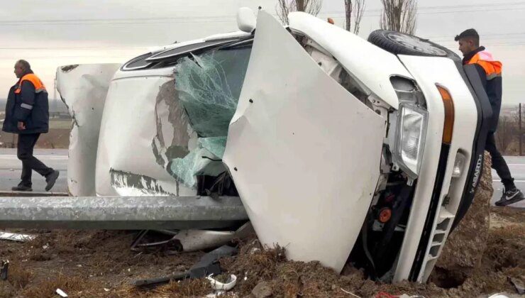 Aksaray’da Otomobil Takla Attı, Sürücü Ağır Yaralandı