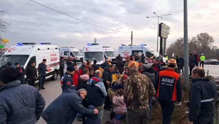 Balıkesir’de Okul Servisi ile Tır Çarpıştı: 8 Öğrencinin Durumu Ağır