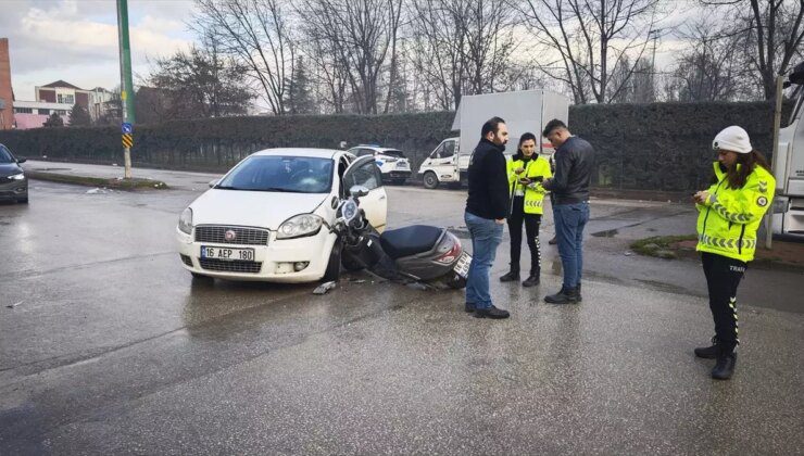 Bursa’da Otomobil ile Motosiklet Çarpıştı: 1 Yaralı