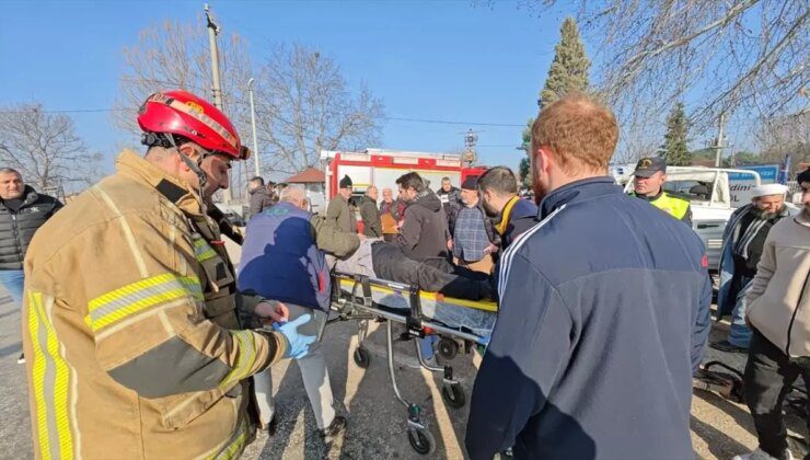 Bursa’nın İnegöl ilçesinde trafik kazası: 3 yaralı