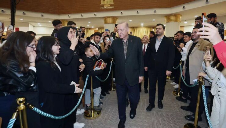 Cumhurbaşkanı Erdoğan, Gaziantep’te gençlerle buluştu: (1)