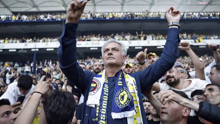 Fenerbahçe Teknik Direktörü Jose Mourinho Safra Kesesi Ameliyatı Oldu