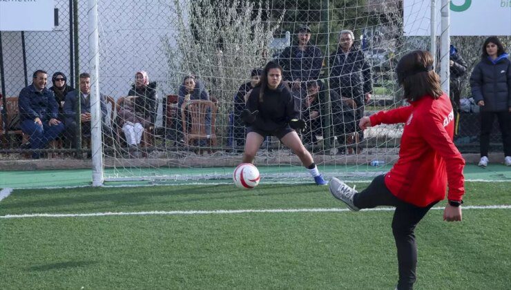 FOMGET Kadın Futbol Takımı’ndan Engelliler Günü’nde Farkındalık Maçı