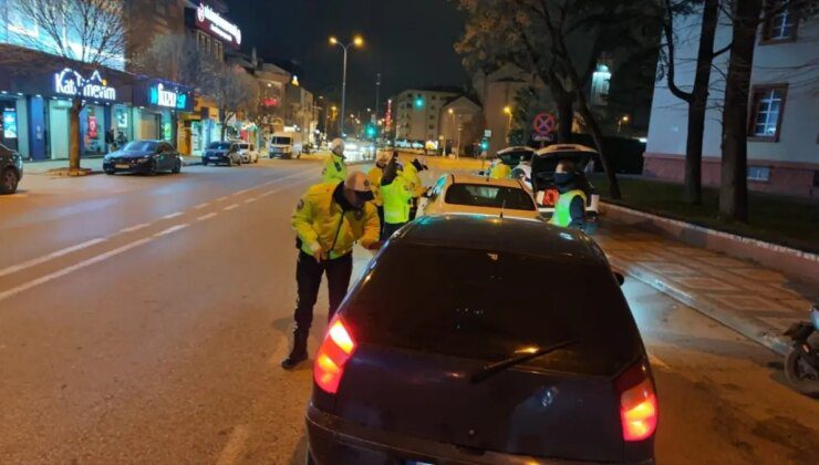 İnegöl’de Trafik Denetimi: 60 Araç Kontrol Edildi