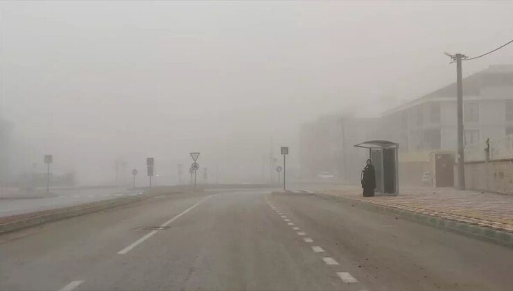 İnegöl’de Yoğun Sis Trafiği Olumsuz Etkiledi