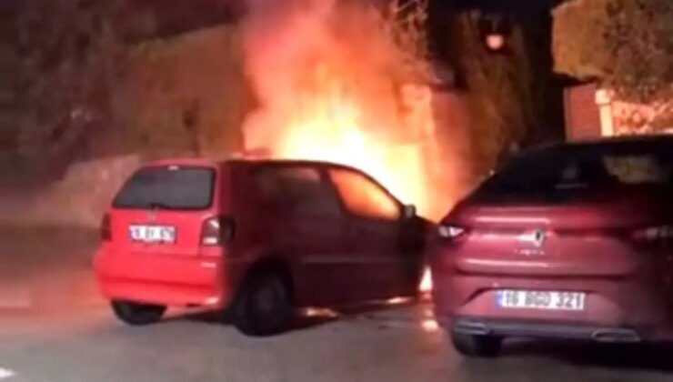 Mudanya’da Park Halindeki Araç Alev Alev Yandı