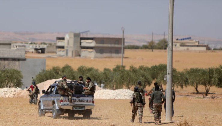 Suriye'de rejim karşıtı silahlı gruplar, PKK/YPG işgalindeki Deyrizor'un merkezine giriyor | Dış Haberler