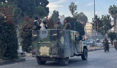 Suriye'de tansiyon yüksek: HTŞ'lilere pusu, Humus'ta sokağa çıkma yasağı | Dış Haberler