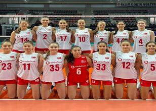 16 Yaş Altı Milli Kız Voleybol Takımı, Karadağ’ı set vermeden yendi