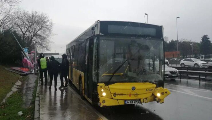 Bahçelievler’de Kontrolden Çıkan İETT Otobüsü Kaza Yaptı