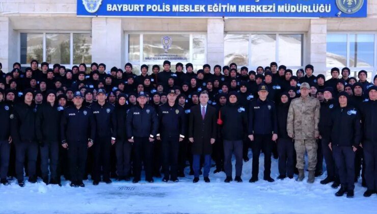 Bayburt Valisi Eldivan, Polis Adaylarıyla Bir Araya Geldi