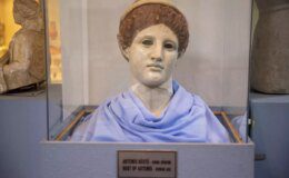 Bolu Müzesi’nde Nadir Buluntu: Boyalı Artemis Büstü