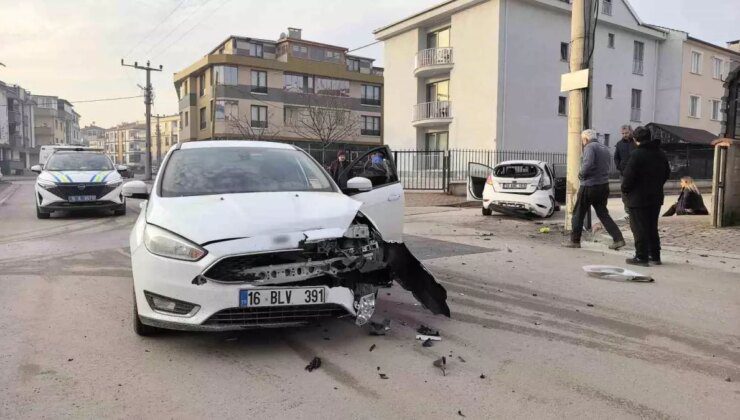 Bursa’da Otomobil Kazası: 3 Yaralı