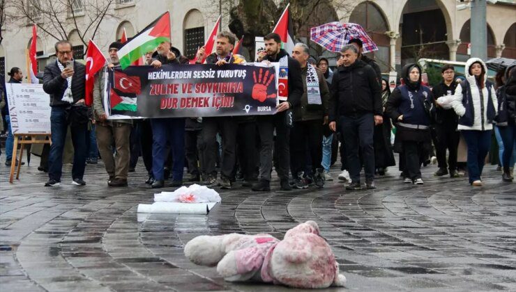 Bursa’da Sağlık Çalışanlarından Gazze’ye Destek Yürüyüşü