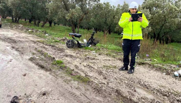 Geyve’de Elektrikli Bisiklet Sürücüsü Yaralandı