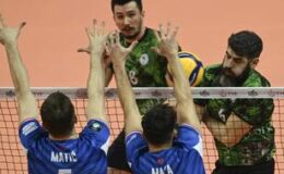 Halkbank, sahasında set vermeden galip