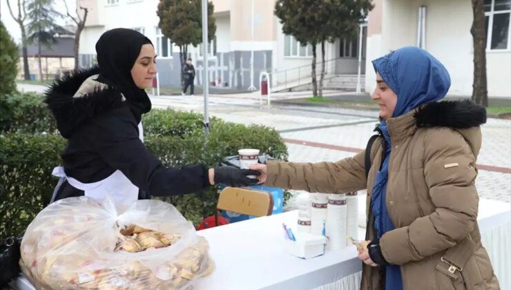 İnegöl Belediyesi Öğrencilere Sınav Döneminde Ücretsiz Çorba İkram Ediyor