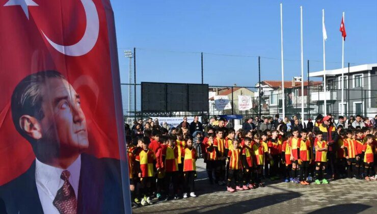 İzmir’de Sarıkamış şehitleri anısına futbol turnuvası düzenlendi