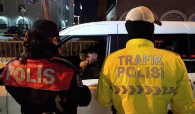 İzmir’de Yeni Yıl Kutlamalarında Polis Denetimi