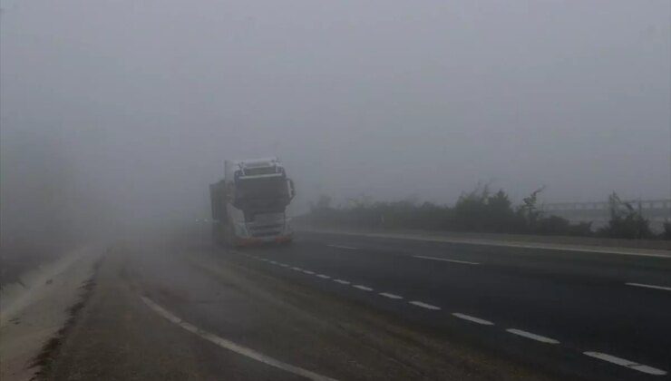 Kastamonu-İstanbul Yolunda Sis Etkili, Görüş Mesafesi 60 Metreye Düştü