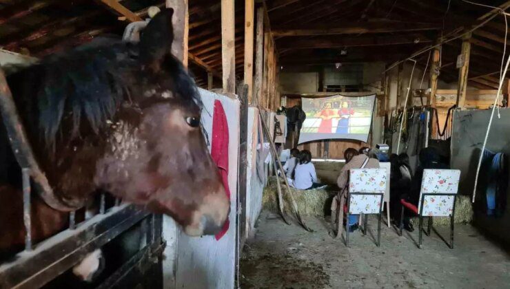 Safranbolu’da Çocuklar Doğayla Sinema Keyfi Yaşıyor