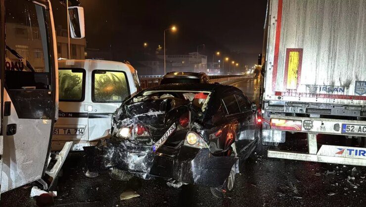 Samsun’da Zincirleme Trafik Kazası: 2 Yaralı