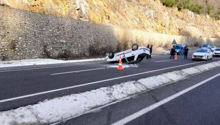 Zonguldak’ta Takla Aten Otomobilde 2 Kişi Yaralandı