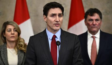 ABD, Kanada’ya yönelik gümrük vergilerini 1 ay durdurdu