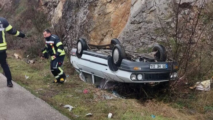 Amasya’da Otomobil Devrildi: 3 Yaralı