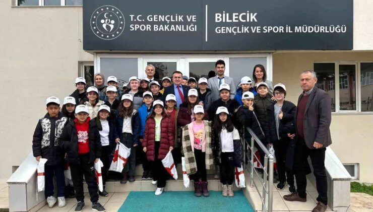 Bilecik Gençlik ve Spor İl Müdürü Öğrencilerle Bir Araya Geldi