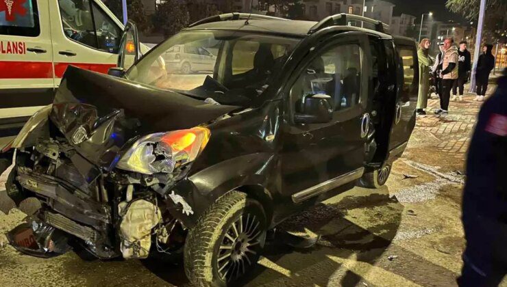 Bursa İnegöl’de Trafik Kazası: 4 Yaralı