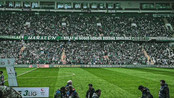 Bursaspor tribünlerinden "İsrail futboldan men edilsin" çağrısı