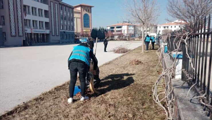 Çorum’da denetimli serbestlik yükümlüleri okullarda bakım onarım yaptı