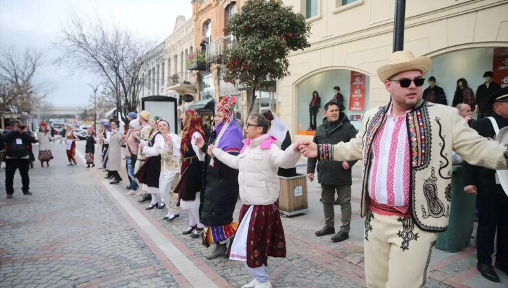 Edirne’de Uluslararası Balkan Halk Oyunları Festivali Coşkusu