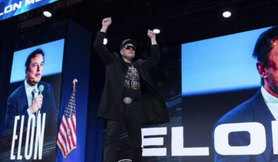 Elon Musk, federal çalışanlara gönderilen e-postaların ‘yolsuzluğu saptamayı’ amaçladığını belirtti