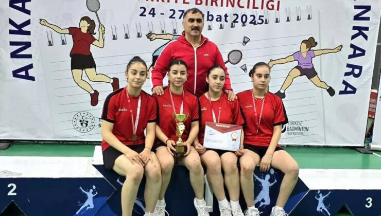 Erzincan Badminton Takımları Türkiye Dereceleriyle Döndü