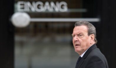 Eski Almanya Başbakanı Schröder “tükenmişlik sendromu” nedeniyle klinikte tedavi görüyor