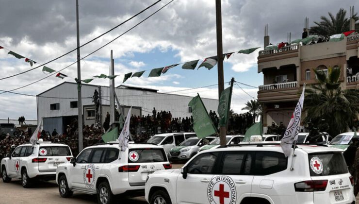 Hamas, esir takasının beşinci turunda Gazze’deki 3 İsrailli esiri Kızılhaç’a teslim etti